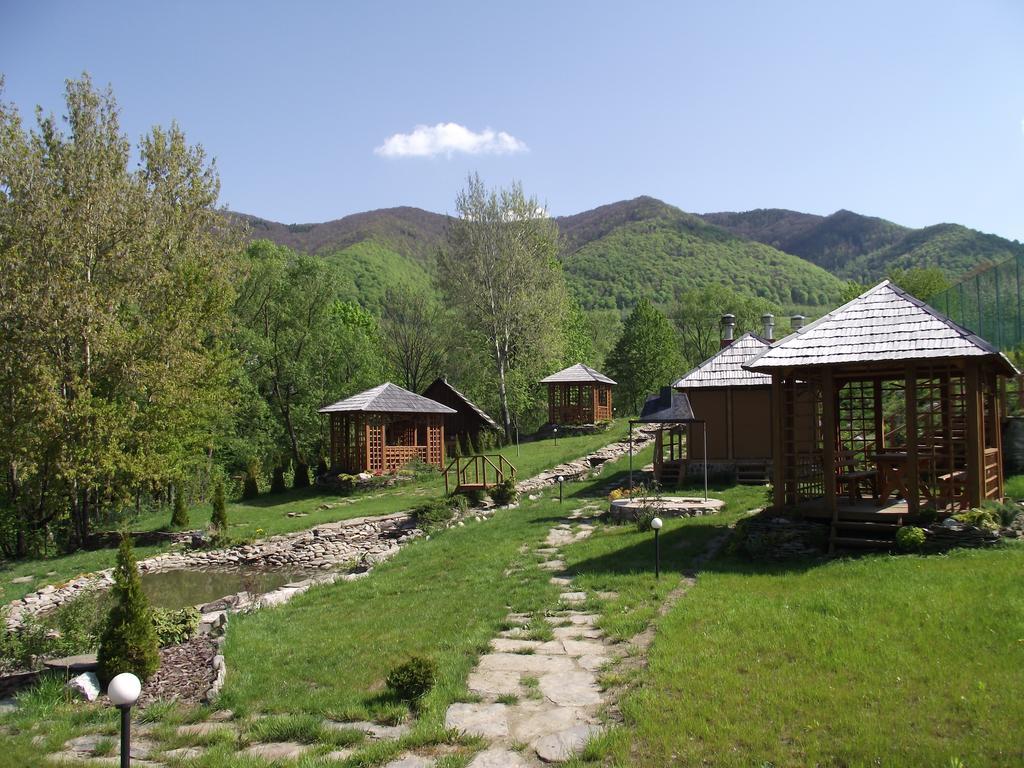 Spa Hotel Zoryani Karpaty Vyshka Ngoại thất bức ảnh